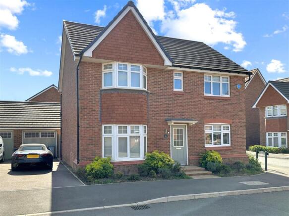 4 bed property, in Marigold Way, £395,000