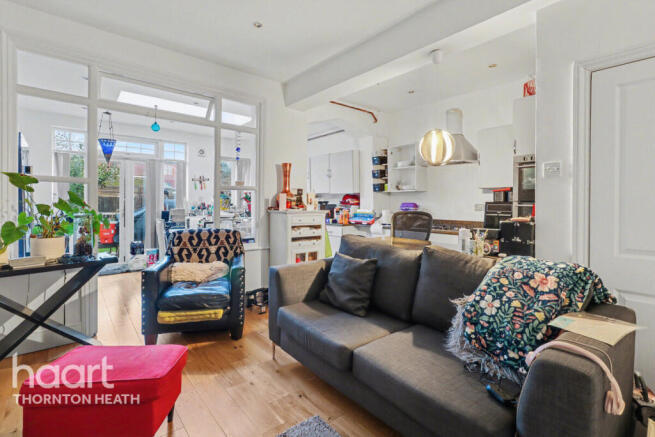3 bed property, in Dalmeny Avenue, £525,000