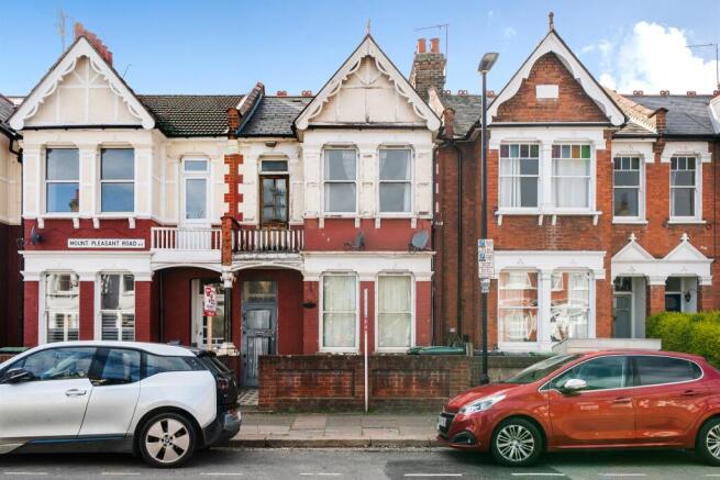 4 bed property, in Mount Pleasant Road, £650,000