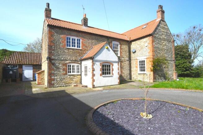 6 bed property, in Bishop Norton Road, £875,000