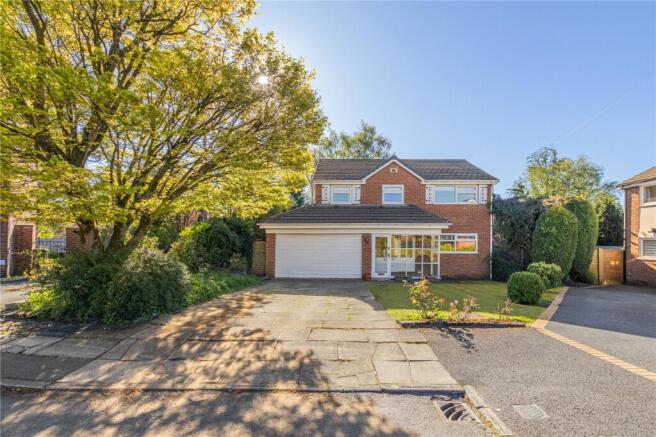 4 bed property, in Greenwich Close, £530,000