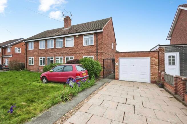 1 bed property, in Haxby Avenue, £160,000