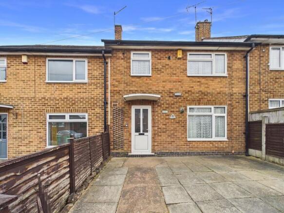 3 bed property, in Kelling Close, £170,000