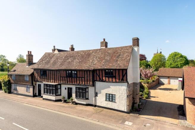 5 bed property, in High Street, £1,000,000
