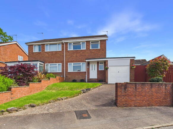 3 bed property, in Washbrook View, £327,500