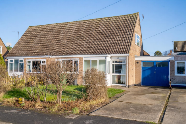 3 bed property, in The Limes, £260,000