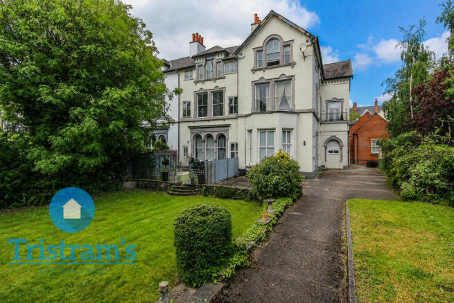 1 bed property, in Pelham Crescent, £120,000