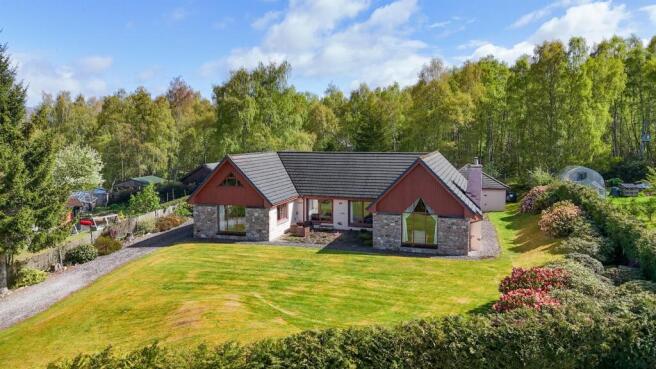 4 bed property, in Karingal, £475,000
