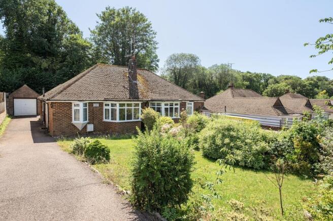 2 bed property, in Cavendish Drive, £475,000