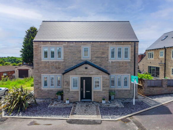 4 bed property, in Haguewood Court, £375,000