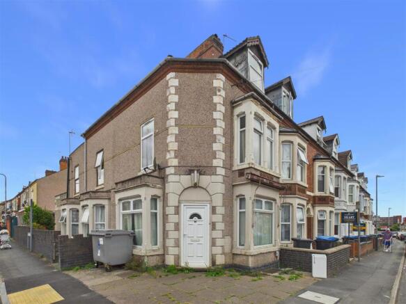 4 bed property, in Abbey Street, £275,000
