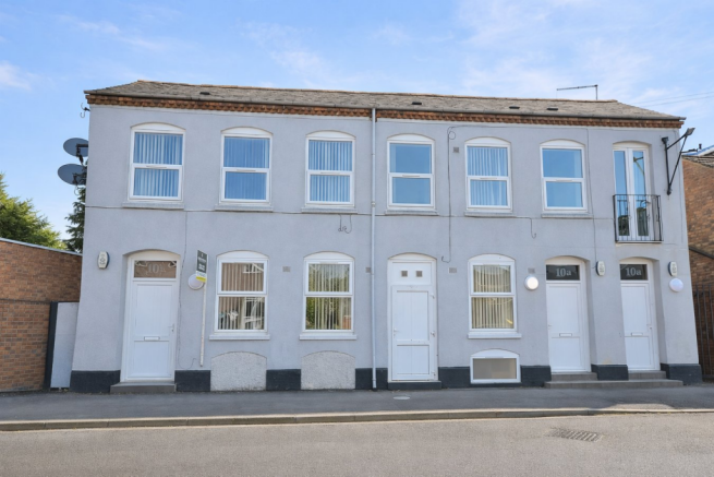 4 bed property, in South Street, £395,000