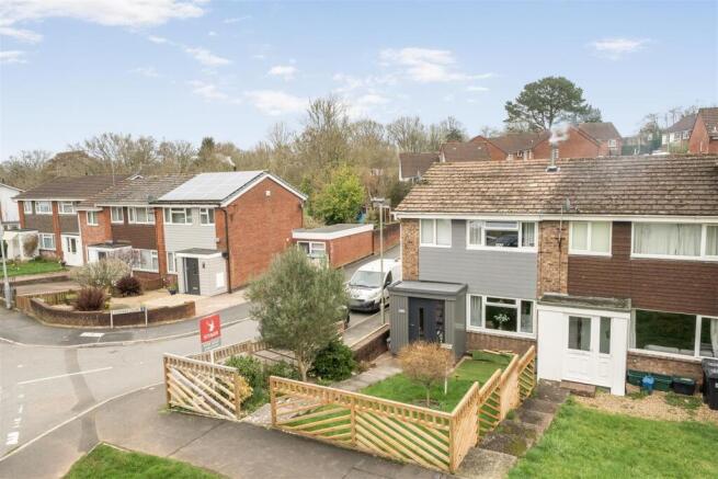 3 bed property, in Ford Road, £350,000