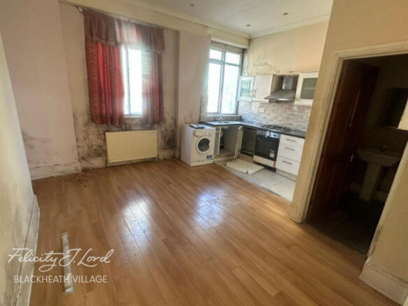 2 bed property, in Eastdown Park, £150,000