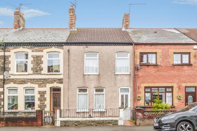3 bed property, in Seymour Street, £210,000
