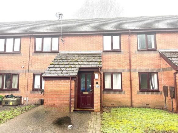 2 bed property, in Pullman Court, £70,000