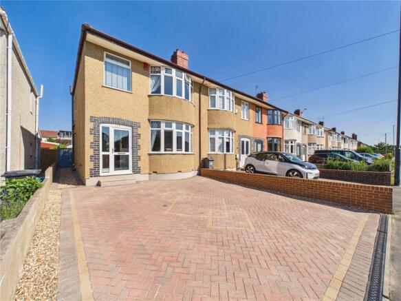 3 bed property, in Birchwood Road, £400,000