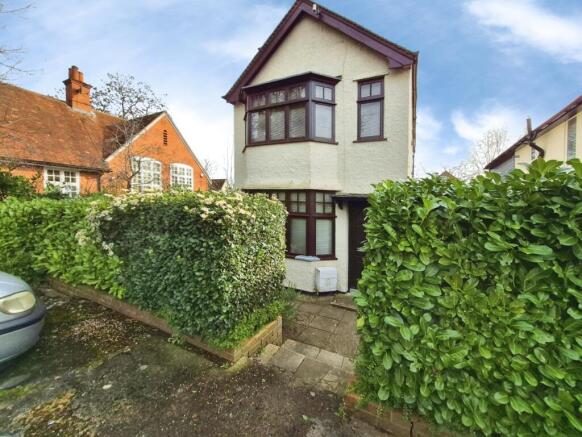 3 bed property, in Sandford Road, £425,000