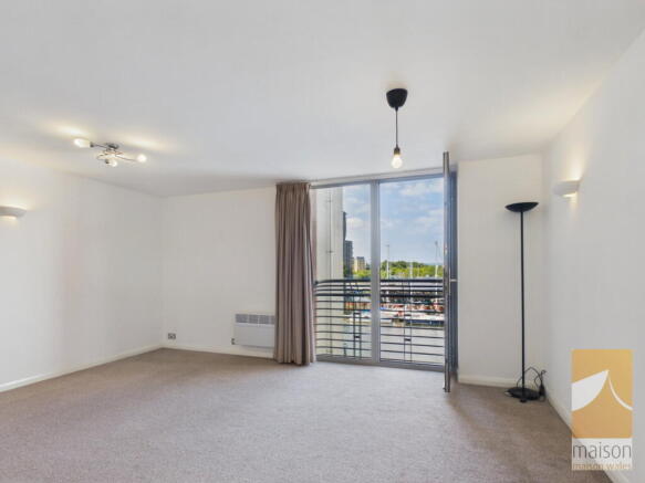 2 bed property, in Ty Westonia, £255,000