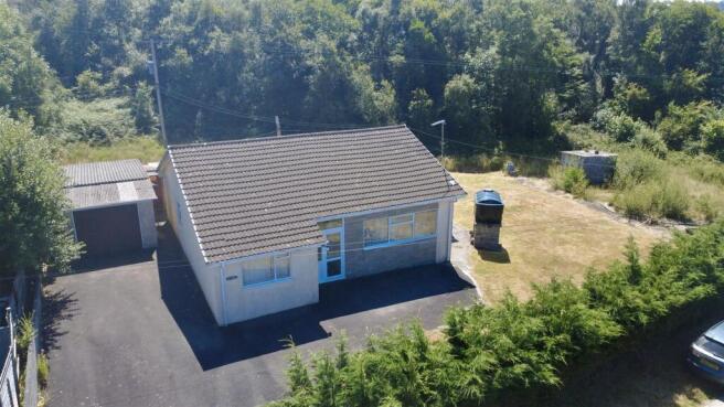 3 bed property, in Oakford, £250,000