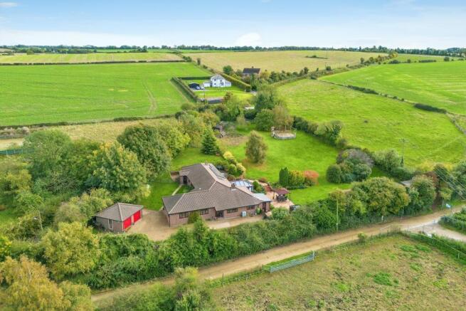7 bed property, in Forge Lane, £1,000,000