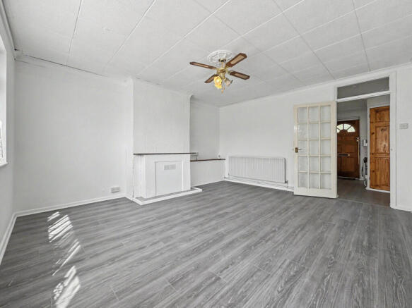 2 bed property, in Wordsworth Way, £185,000