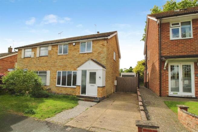 3 bed property, in Tennyson Avenue, £290,000