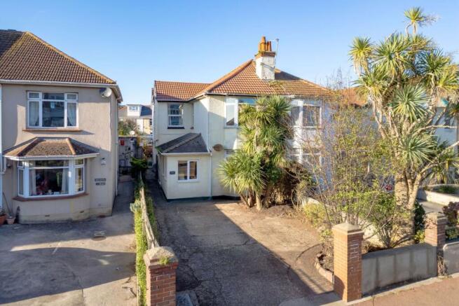 4 bed property, in Torquay Road, £315,000