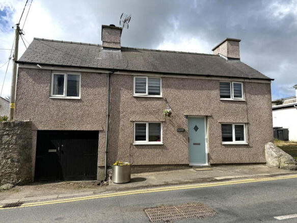 3 bed property, in Chapel Street, £199,950