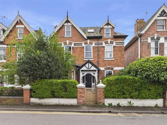 5 bed property, in Ombersley Road, £525,000