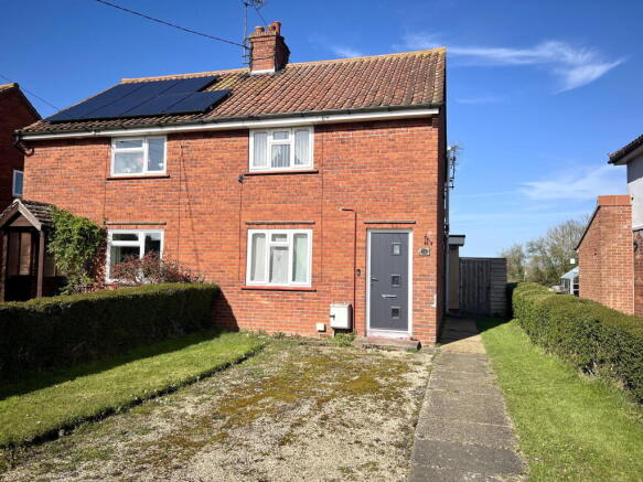 2 bed property, in Framlingham, £265,000