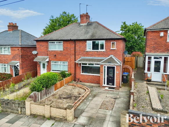 2 bed property, in Heath Lane, £210,000
