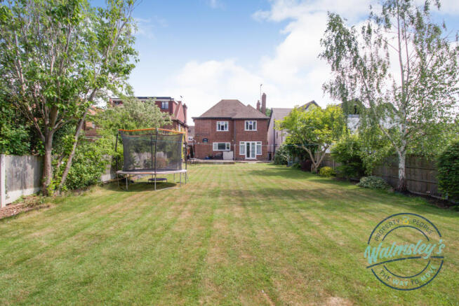 4 bed property, in Armorial Road, £795,000