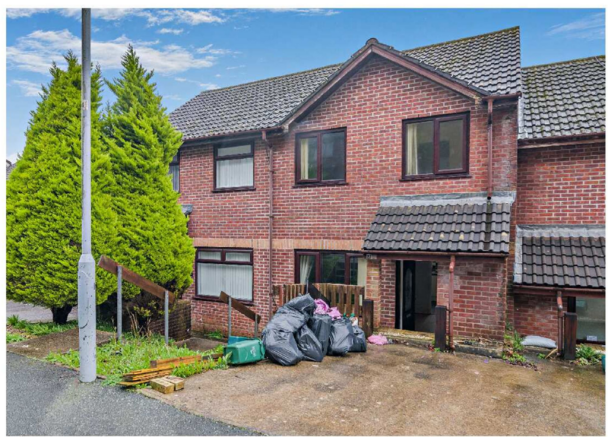 3 bed property, in Ffynnon Wen, £102,000