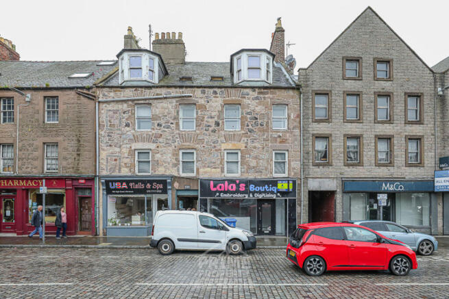 1 bed property, in 146B High Street, £28,000