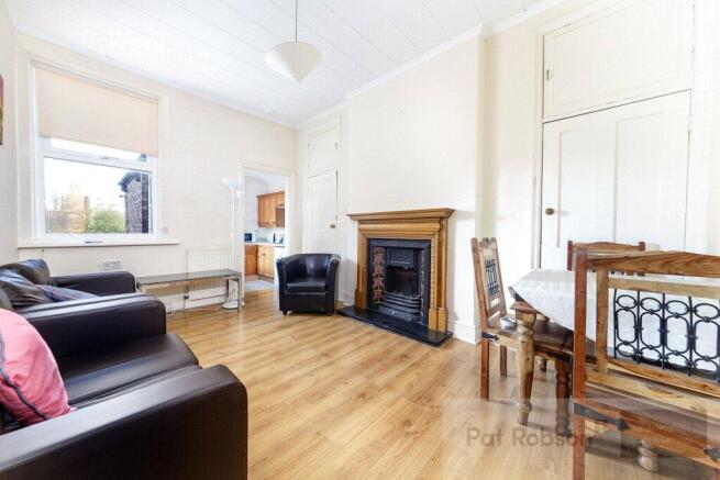 3 bed property, in Hyde Terrace, £165,000