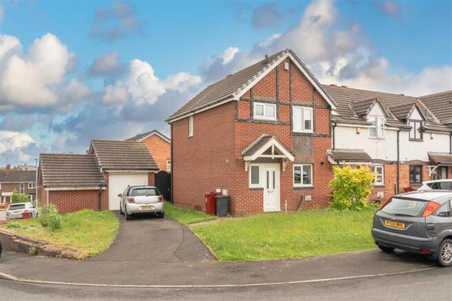 3 bed property, in Bewley Steps, £195,000