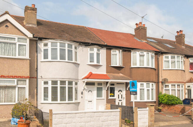 3 bed property, in Laings Avenue, £525,000