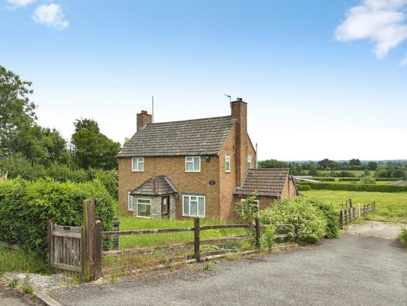 3 bed property, in Sunnydene Farm, £475,000