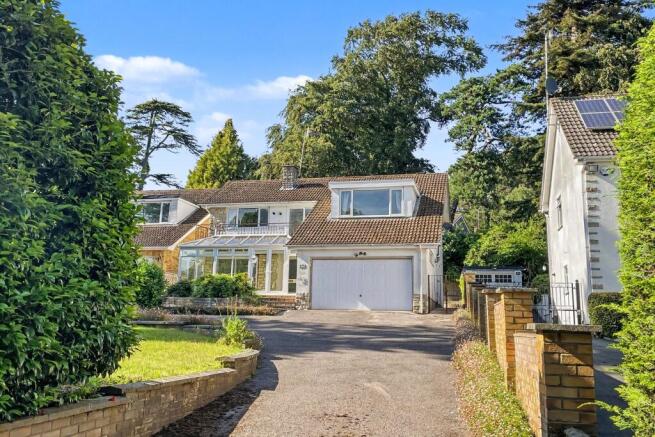 4 bed property, in Bournemouth, £670,000