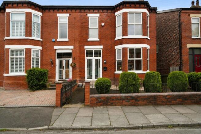 4 bed property, in Glenfyne Road, £440,000