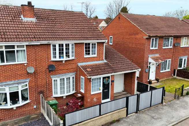 3 bed property, in Landsdown Avenue, £200,000