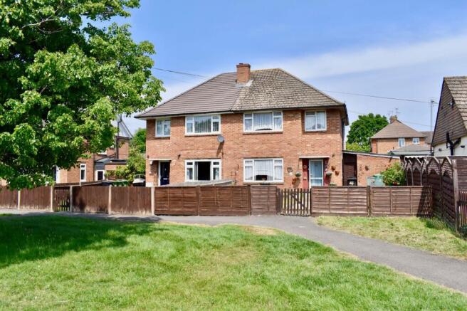 3 bed property, in Darcy Road, £595,000