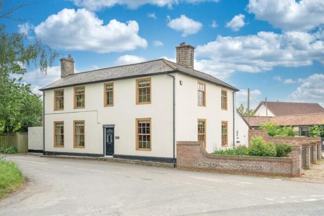 4 bed property, in Besthorpe, £750,000