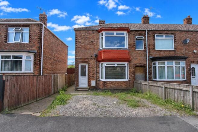 3 bed property, in Clive Road, £105,000