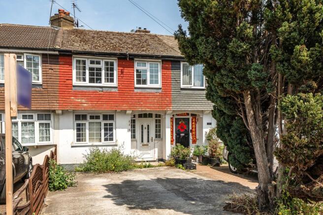 4 bed property, in Woodland Way, £500,000