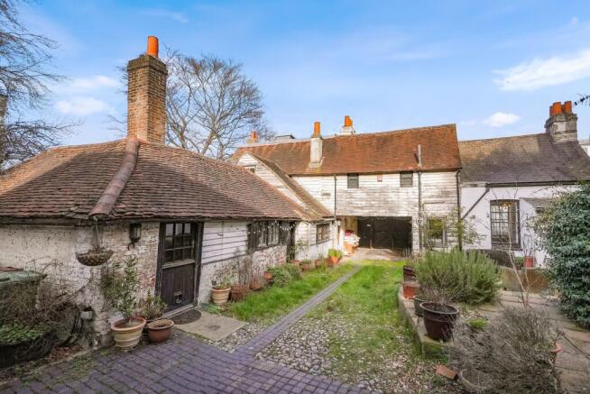 5 bed property, in North Street, £650,000