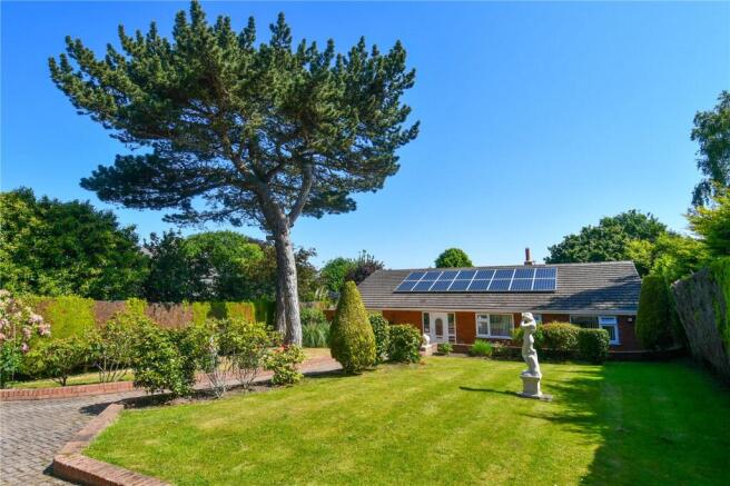 3 bed property, in Grafton Walk, £750,000