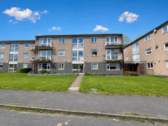 1 bed property, in Cliffe Gardens, £60,000