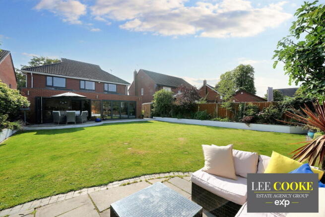 4 bed property, in Codsall Wood Road, £695,000